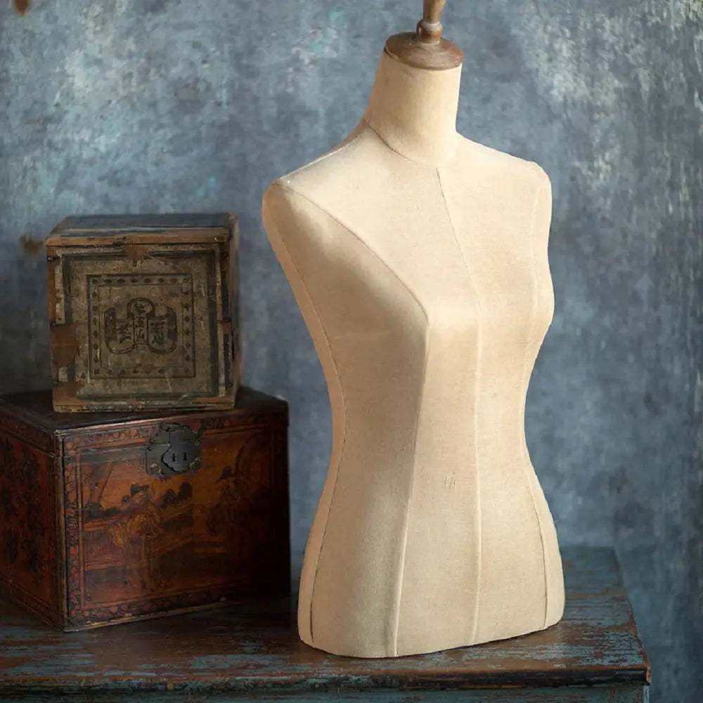 Female Torso Table Top Form With No Stand
