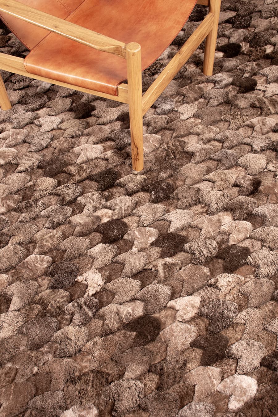 ARROWS – Hi-Low Sculpted Shearling Rug
