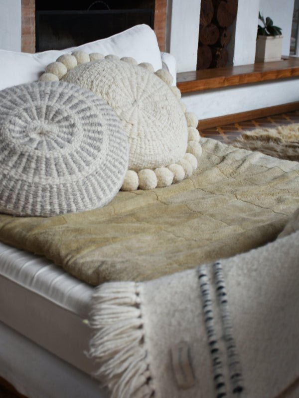 Pom Pom Round Pillow