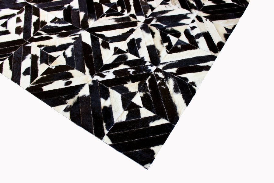 SQUARES – Black and White Patagonian Cowhide Rug